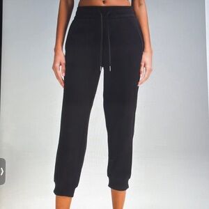 Lululemon Black Cropped Joggers Size 10